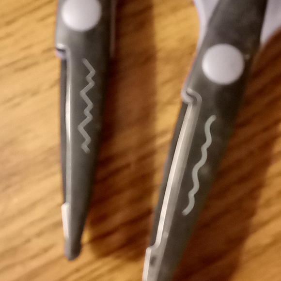 Scrapbook Paper Edgers - Picture 3 of 5